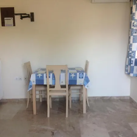 Ro Aparthotel Póros
